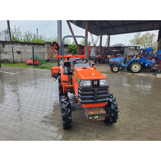 Міні-трактор Hitachi CTX20 (Kubota GB200) - Зображення 5