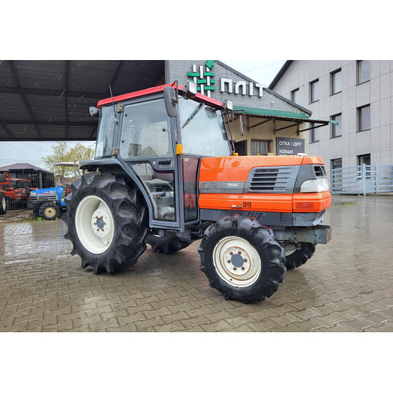 Міні-трактор Kubota GL320 CAB - Зображення 1