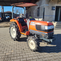 Міні-трактор Kubota T240