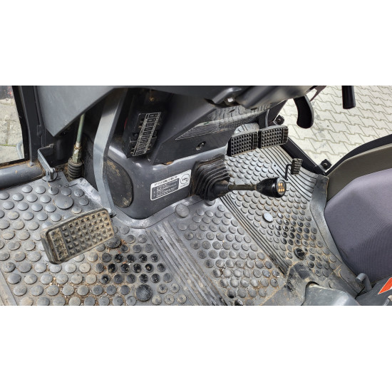 Міні-трактор Kubota GL-27 CAB - Зображення 8