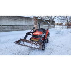 Міні-трактор Kubota GT-3 з фронтальним навантажувачем