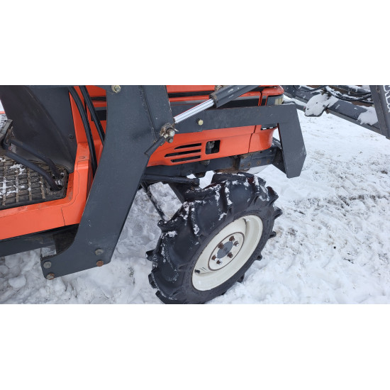 Міні-трактор Kubota GT-3 з фронтальним навантажувачем - Зображення 7