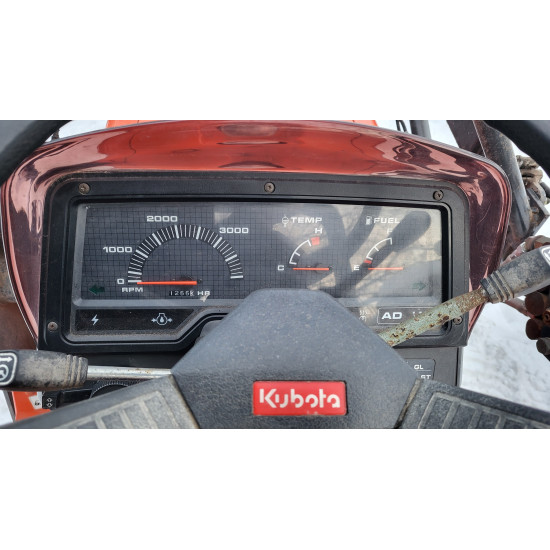 Міні-трактор Kubota GT-3 з фронтальним навантажувачем - Зображення 9