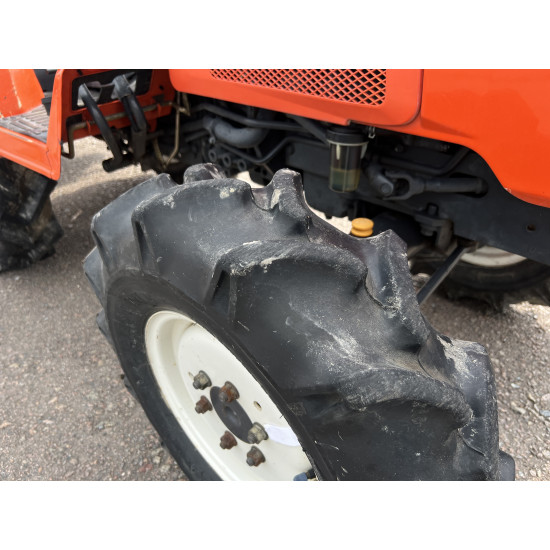 Міні-трактор Hitachi CTX180 (Kubota KB18) - Зображення 3