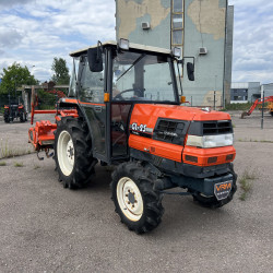 Міні-трактор Kubota GL-25 CAB