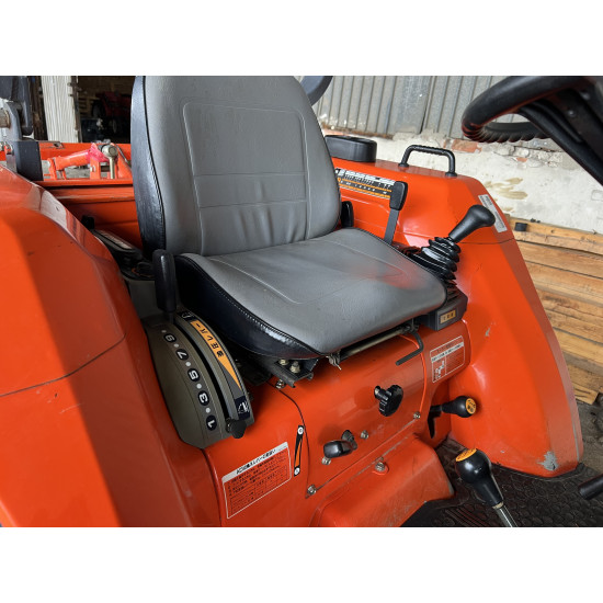 Міні-трактор Kubota GL200 Front Loader - Зображення 4
