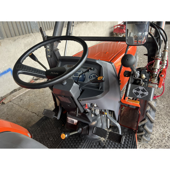 Міні-трактор Kubota GL200 Front Loader - Зображення 5