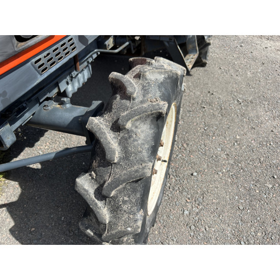 Міні-трактор Kubota GL220 CAB - Зображення 3