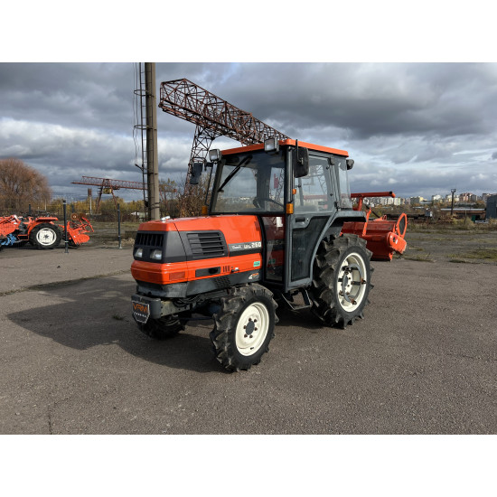 Міні-трактор Kubota GL260 CAB - Зображення 1