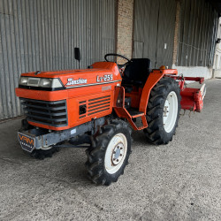 Міні-трактор Kubota L1-255