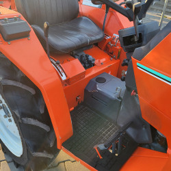 Міні-трактор Kubota ZL1-185