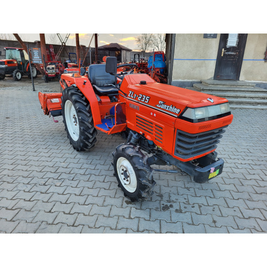 Міні-трактор Kubota ZL1-235 - Зображення 1
